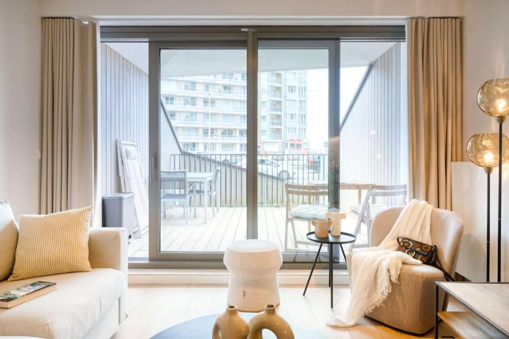 Peaceful Getaway In Apartment *